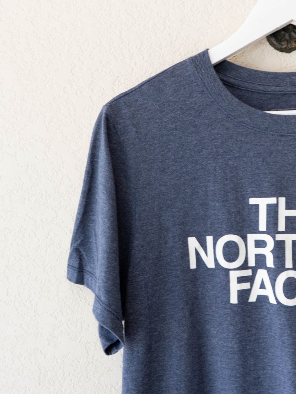 The North Face Women's Navy Logo Crew T-Shirt - Picture 4 of 13